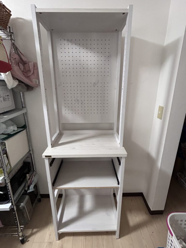 ニトリの北欧スタイルキッチンラックのフレーム組立て作業